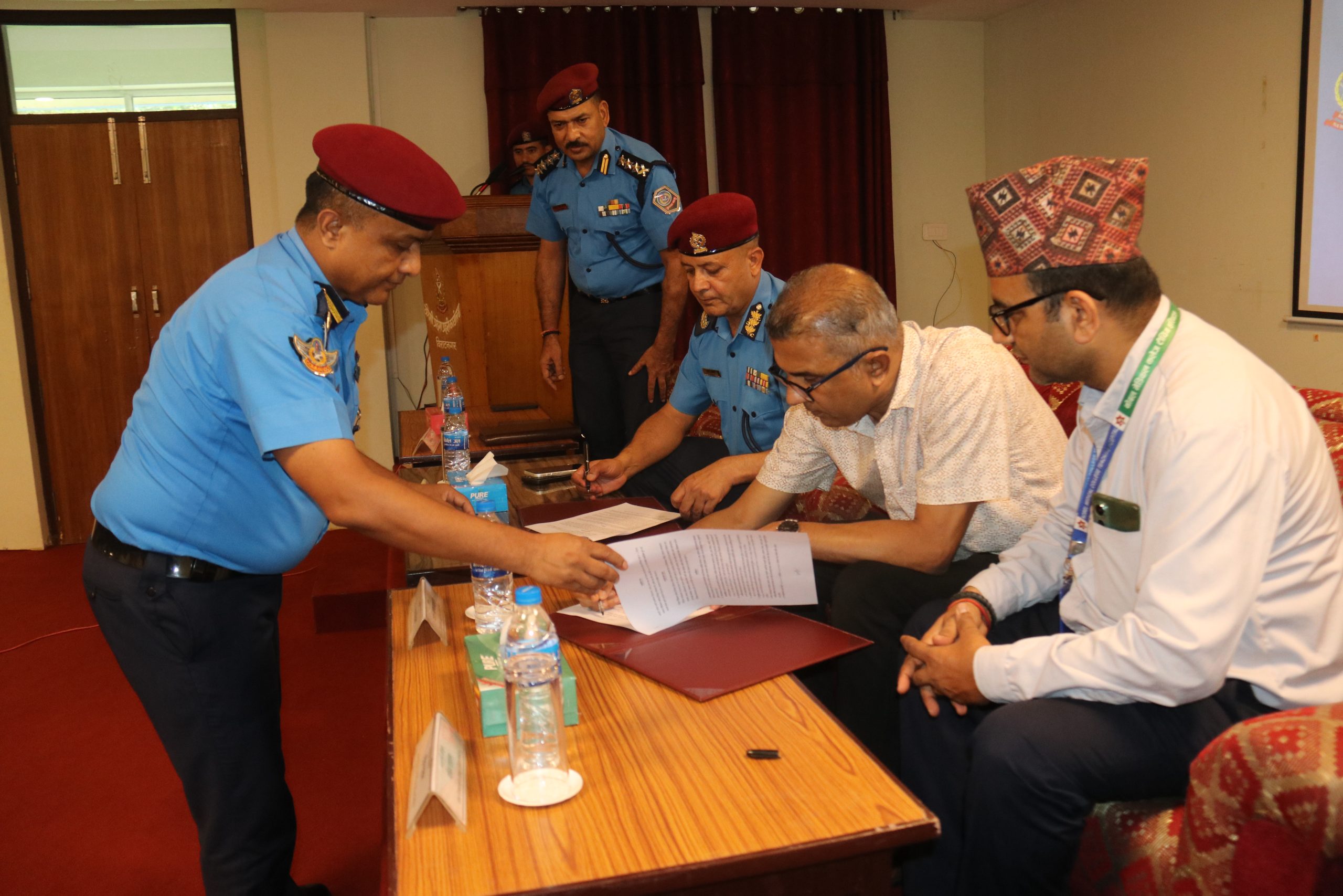 प्रहरी परिवारलाई गुणस्तरीय उपचार गर्ने  नोबेल र कोशी प्रदेश प्रहरीबीच सम्झौता
